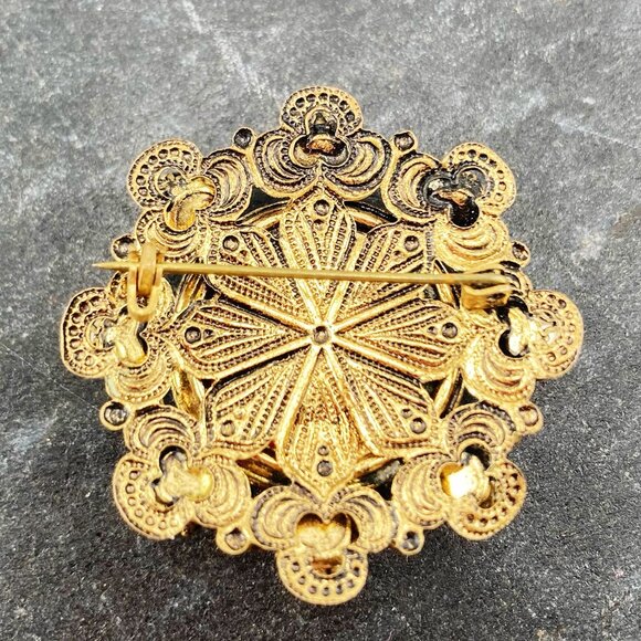 VINTAGE Red and black foil glass faux pearl AB rhinestone filigree round brooch - Picture 7 of 8